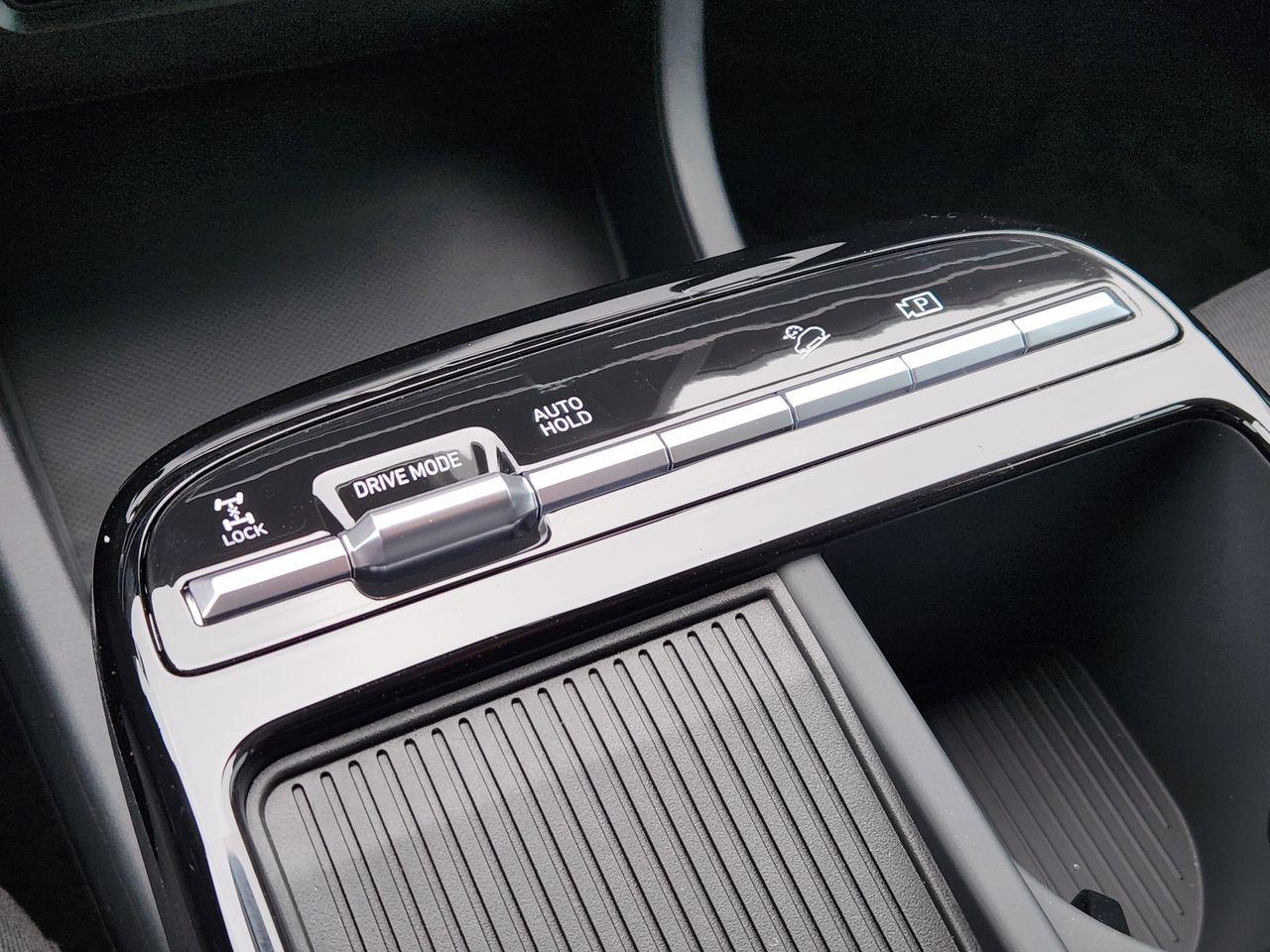 New 2026 Creamy White Pearl Hyundai SEL AWD image 20
