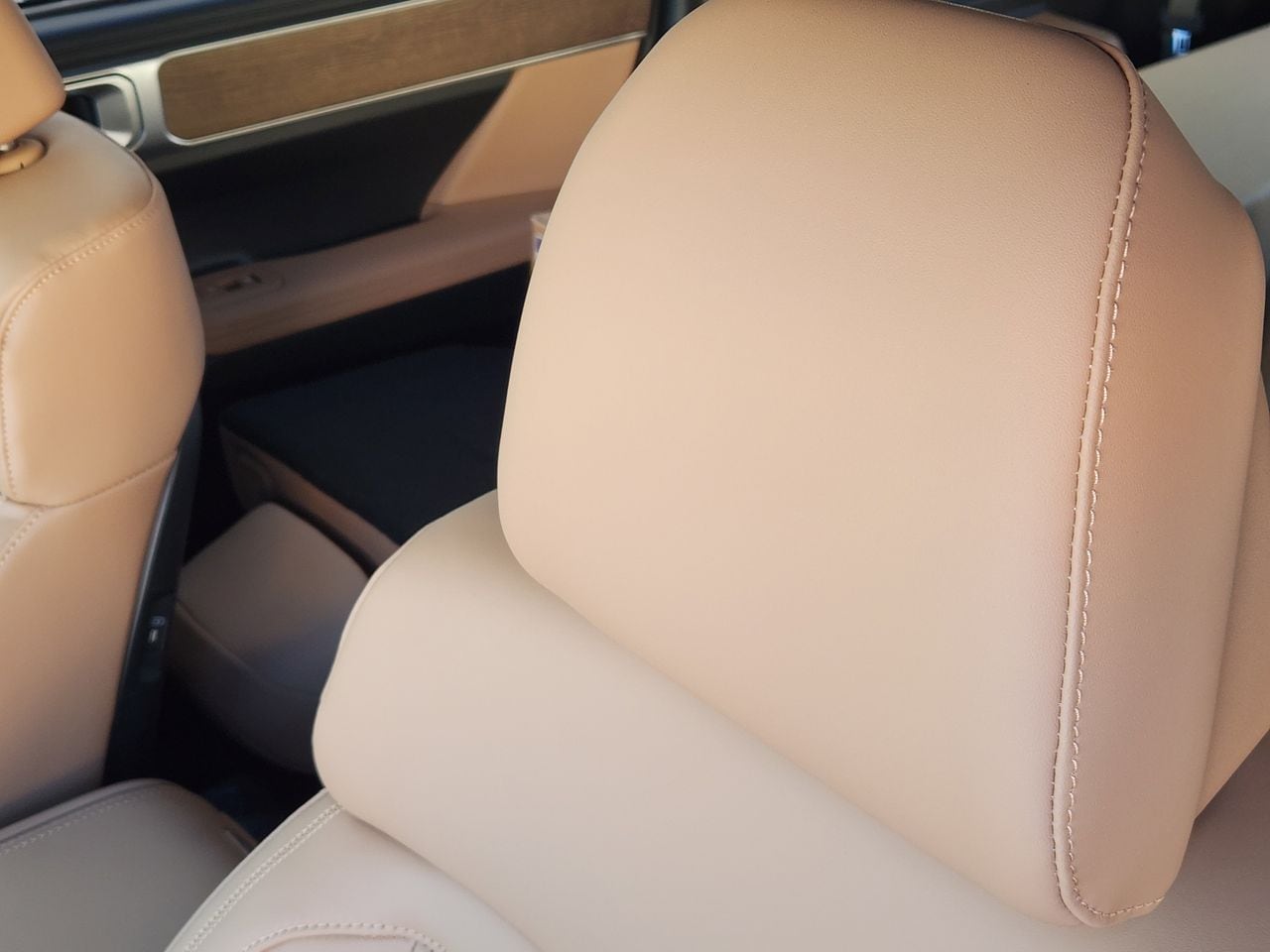 New 2026 W6H White Hyundai Calligraphy FWD image 11