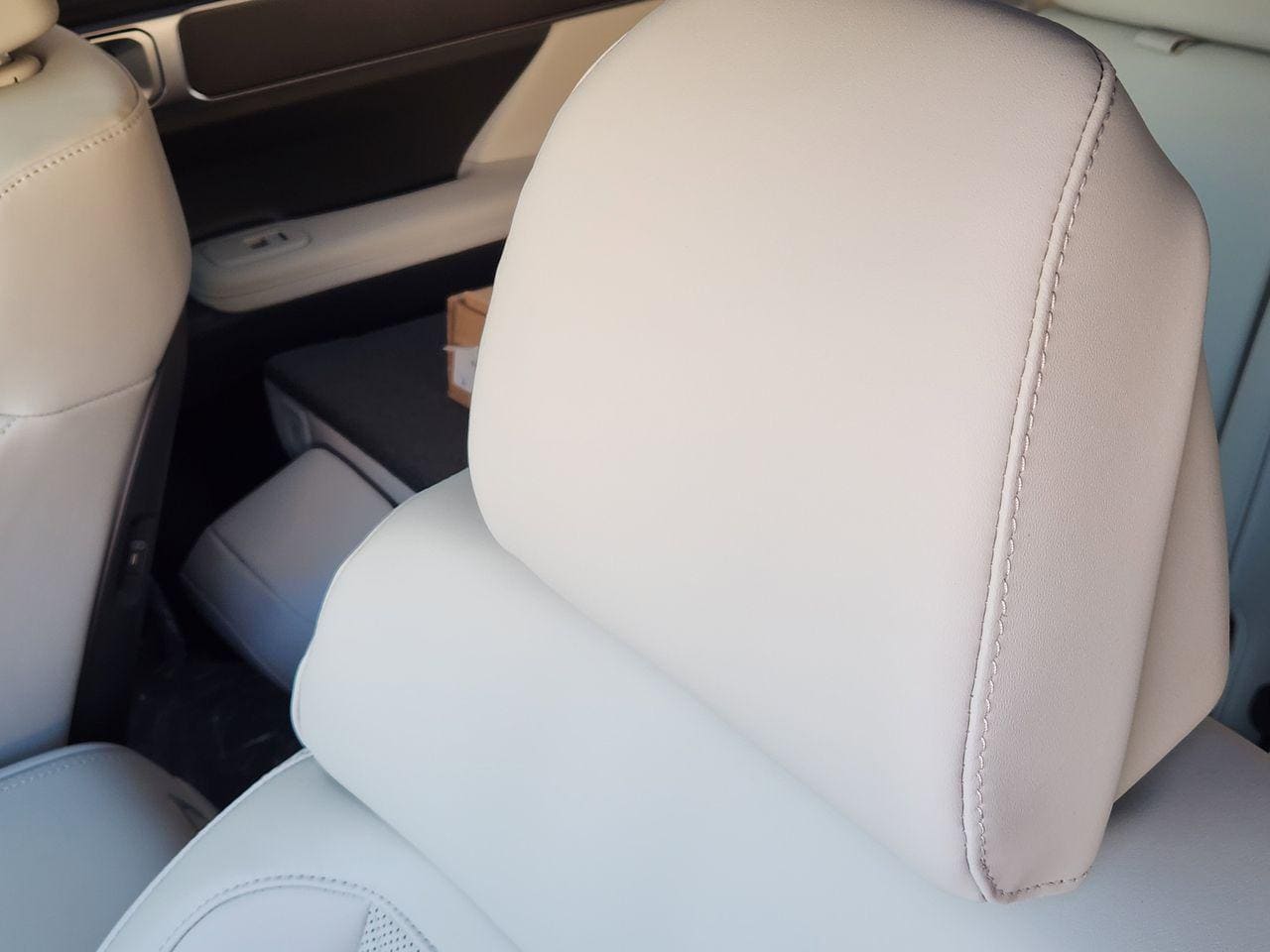 New 2026 W6H White Hyundai SEL FWD image 11