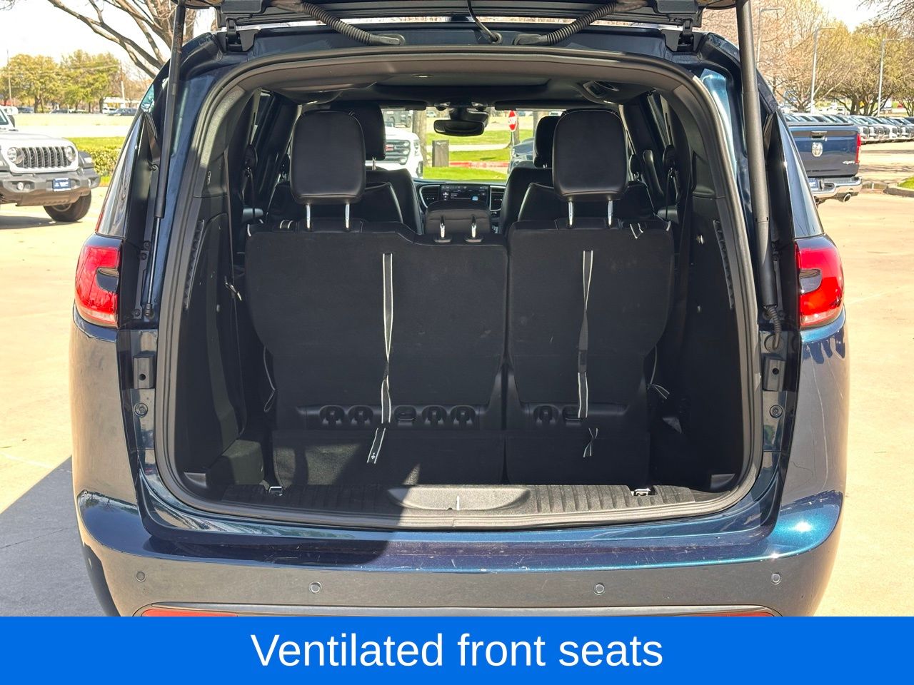 Used 2025 Fathom Blue Pearlcoat Chrysler Limited image 11