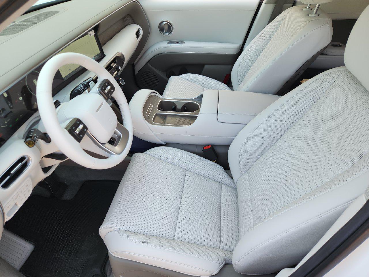 New 2027 Creamy White Pearl Hyundai Limited image 9