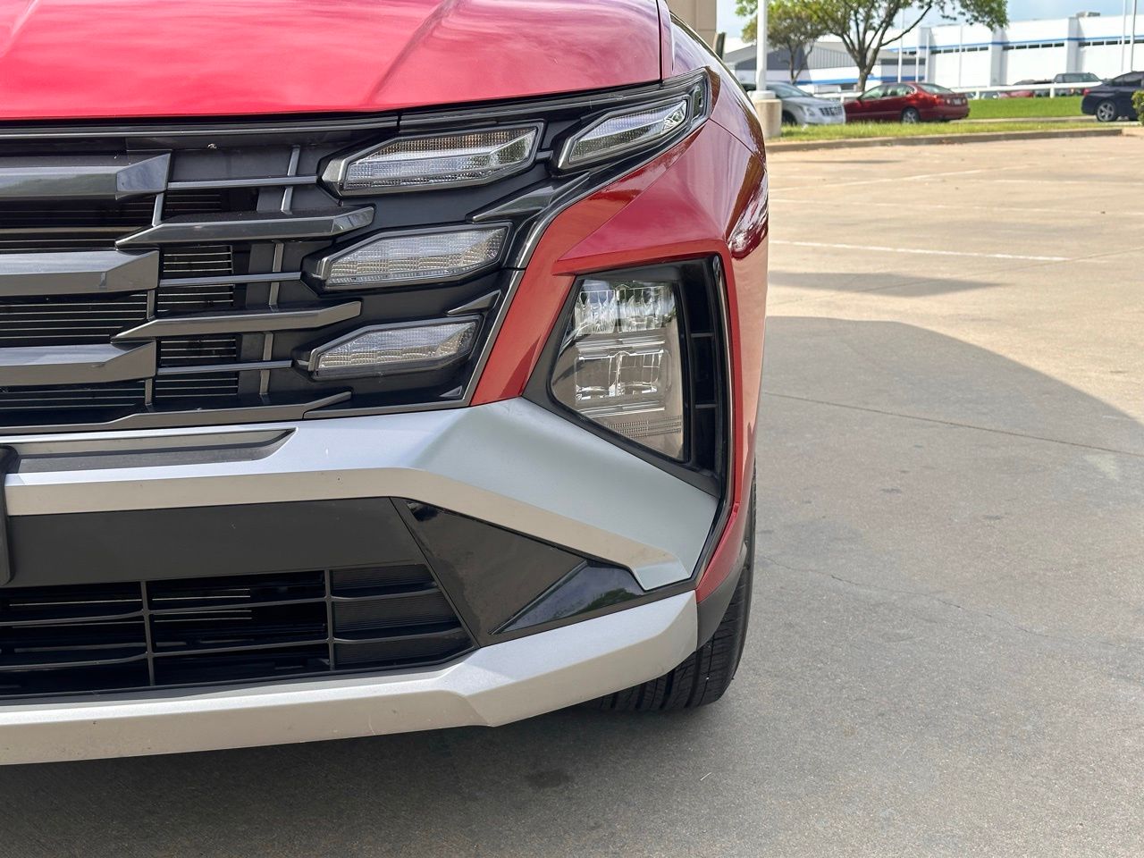 Used 2025 Ultimate Red Hyundai SEL Convenience image 4