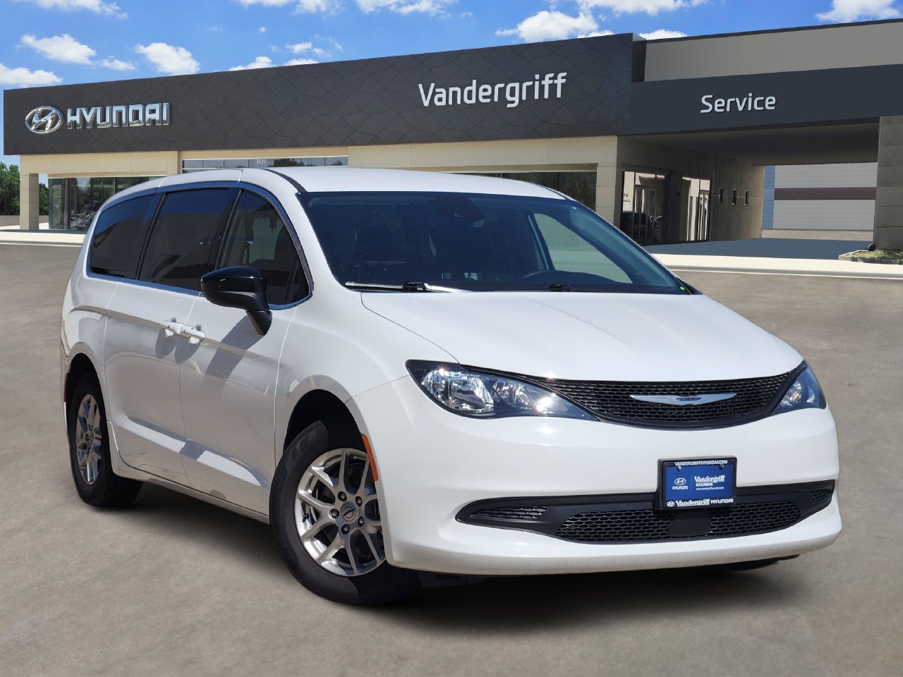 2024 Chrysler Voyager