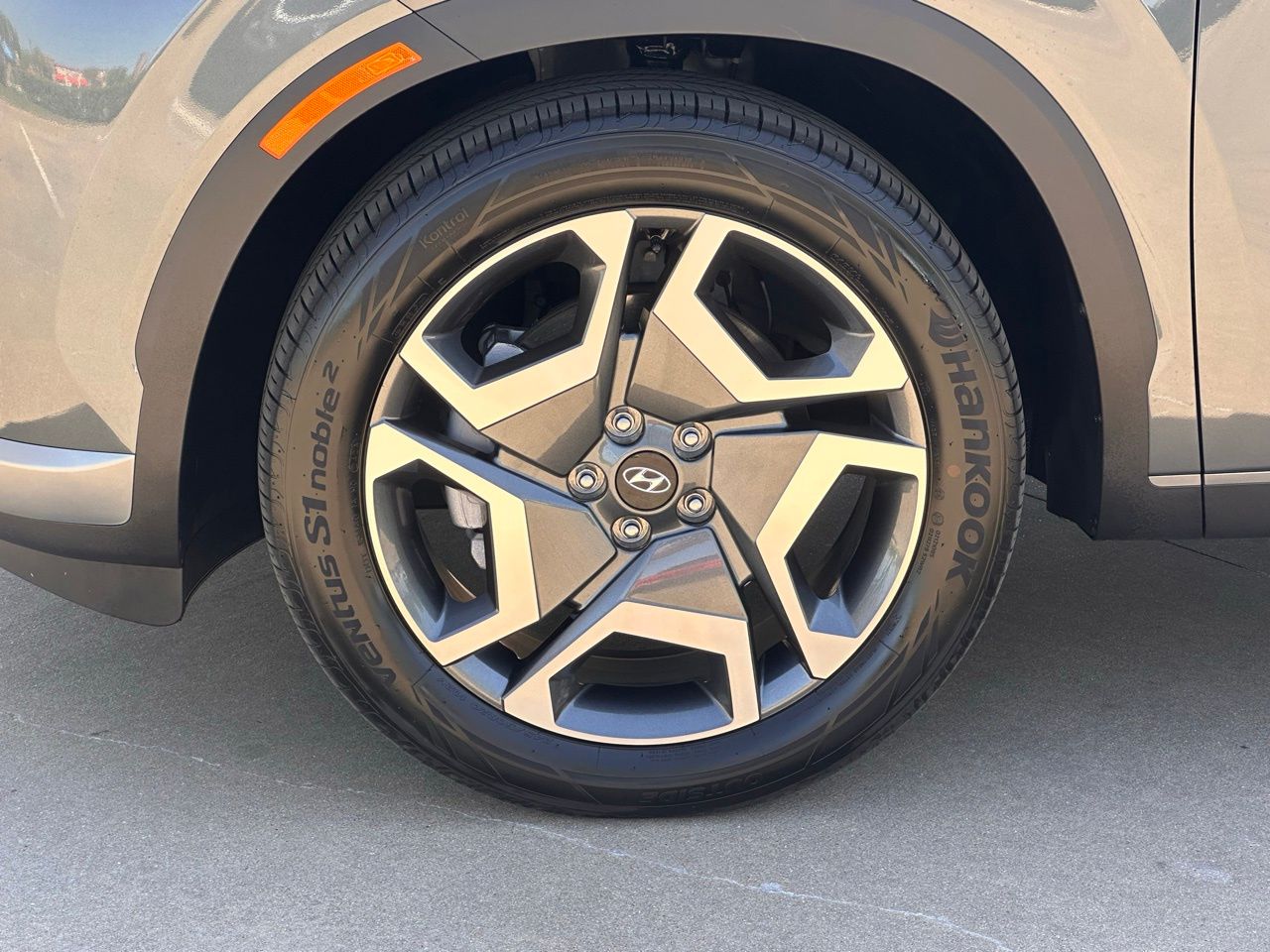Used 2025 Steel Graphite Hyundai Limited image 11