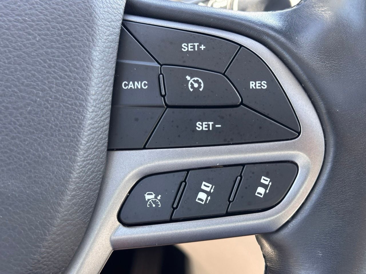 Used 2020 Bright White Jeep Limited image 26