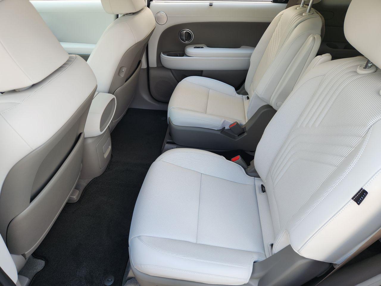 New 2027 Abyss Black Pearl Hyundai Blue SEL Premium 7P image 28