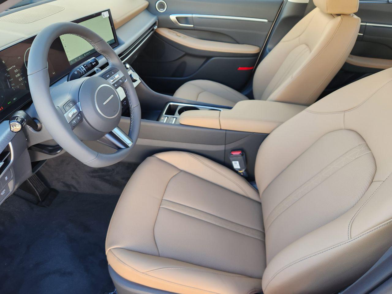 New 2026 W6H White Hyundai Limited image 10