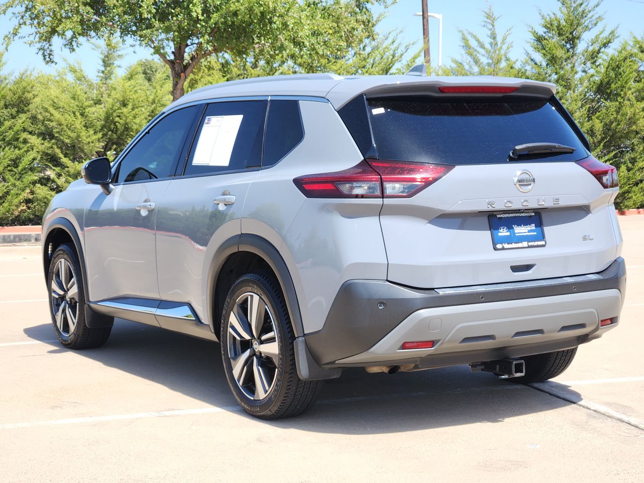 Used 2021 Boulder Gray Pearl Nissan SL image 3