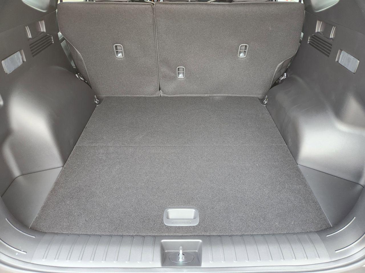 New 2026 R2T Silver Hyundai SEL FWD image 30