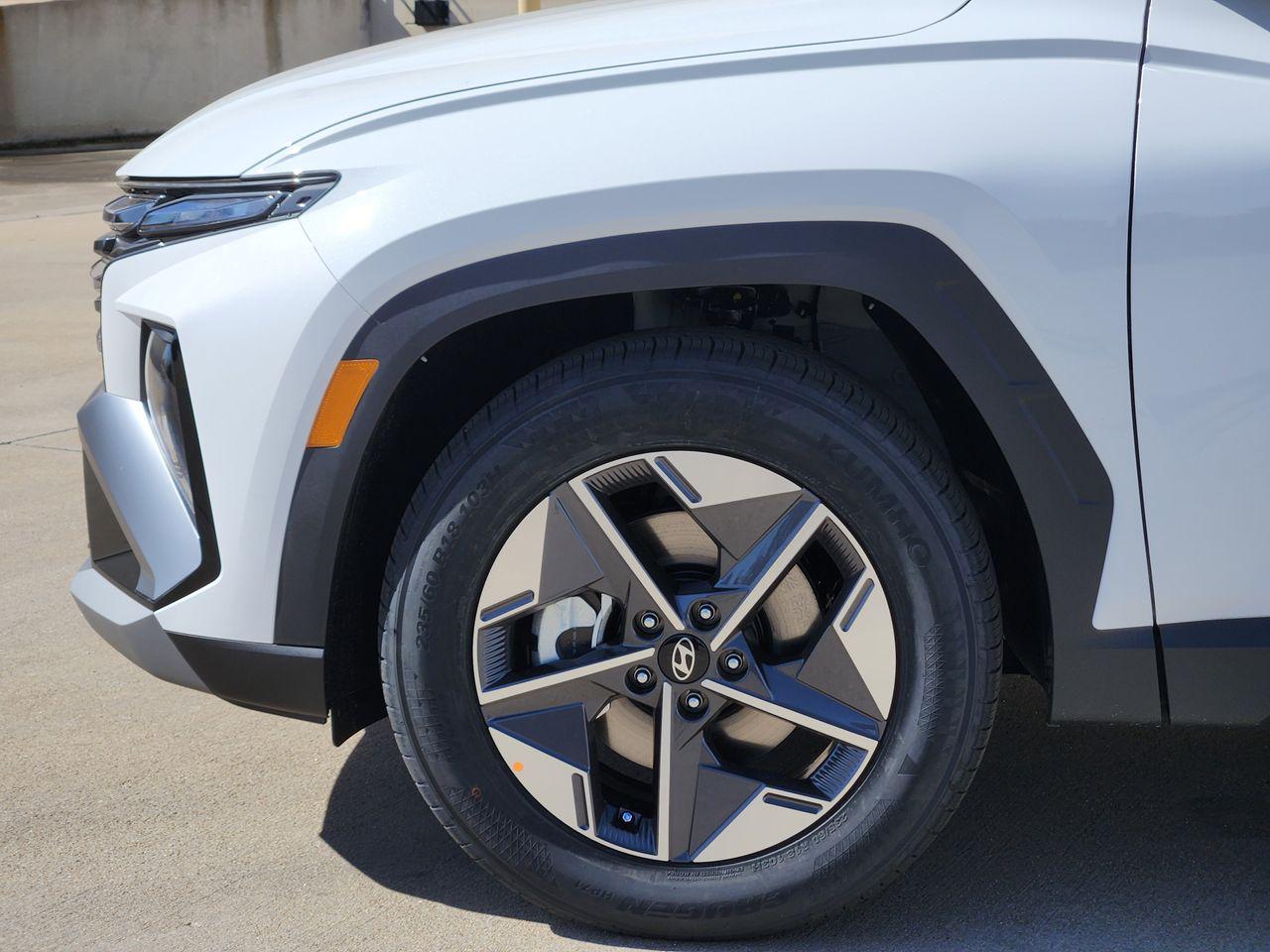 New 2026 W6H White Hyundai SEL FWD image 5