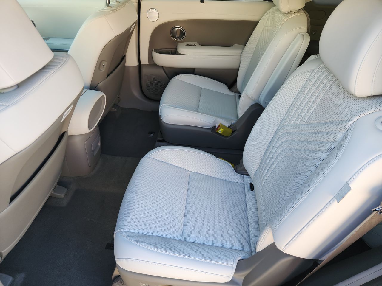 New 2026 WC9 White Hyundai SEL FWD image 28