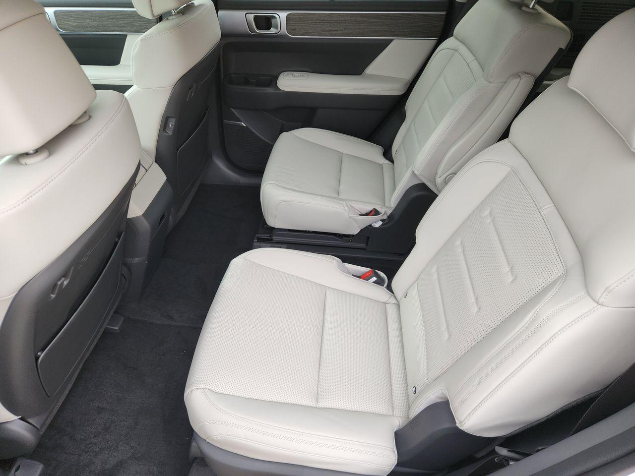 New 2026 W6H White Hyundai Calligraphy image 31