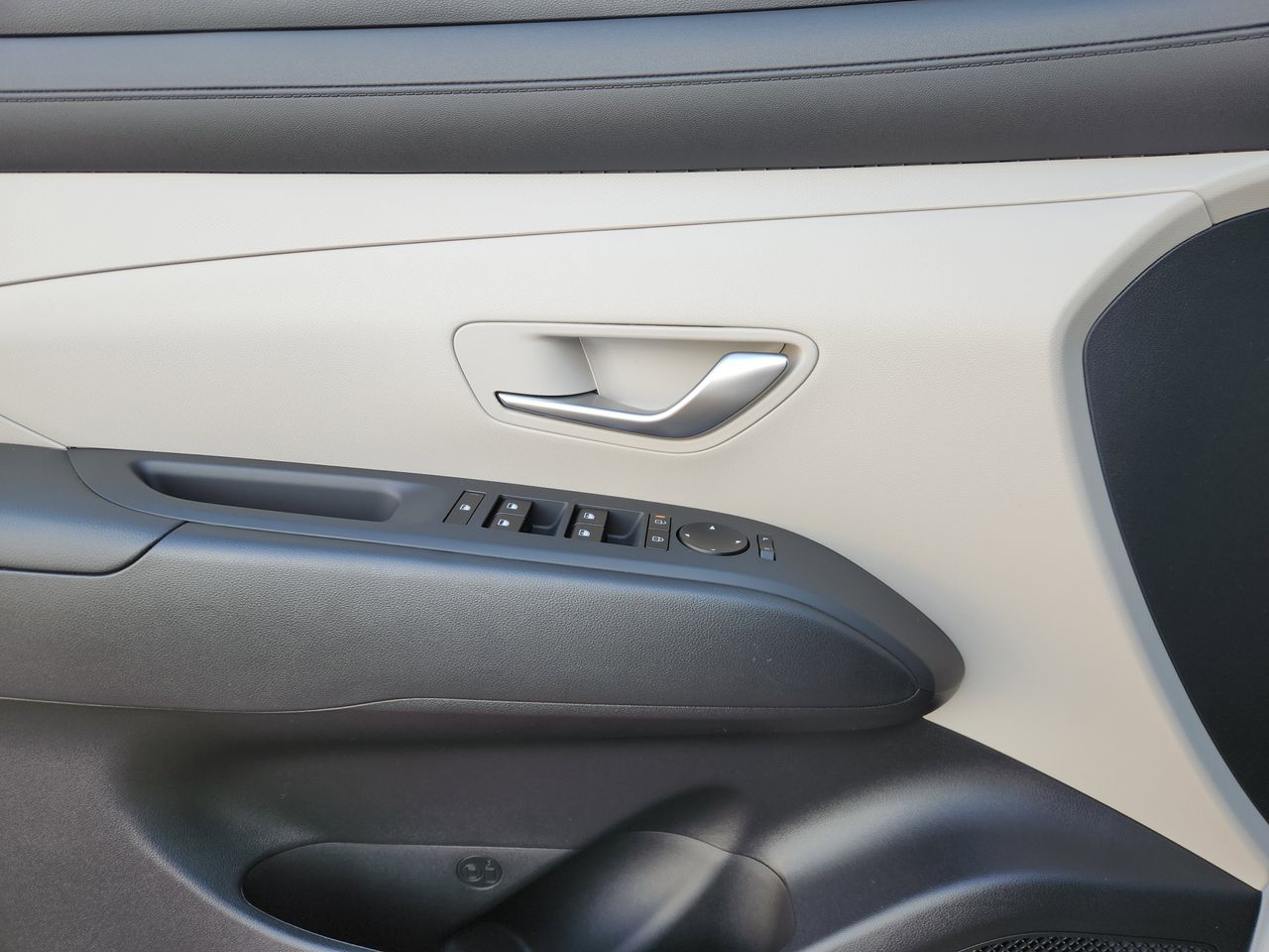 New 2026 W6H White Hyundai SEL FWD image 22