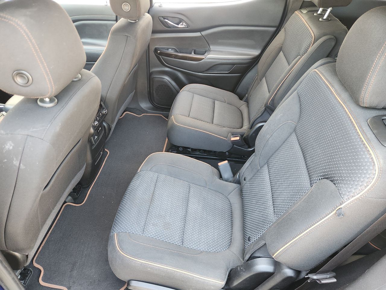 Used 2023 Ultra Blue GMC AT4 image 28