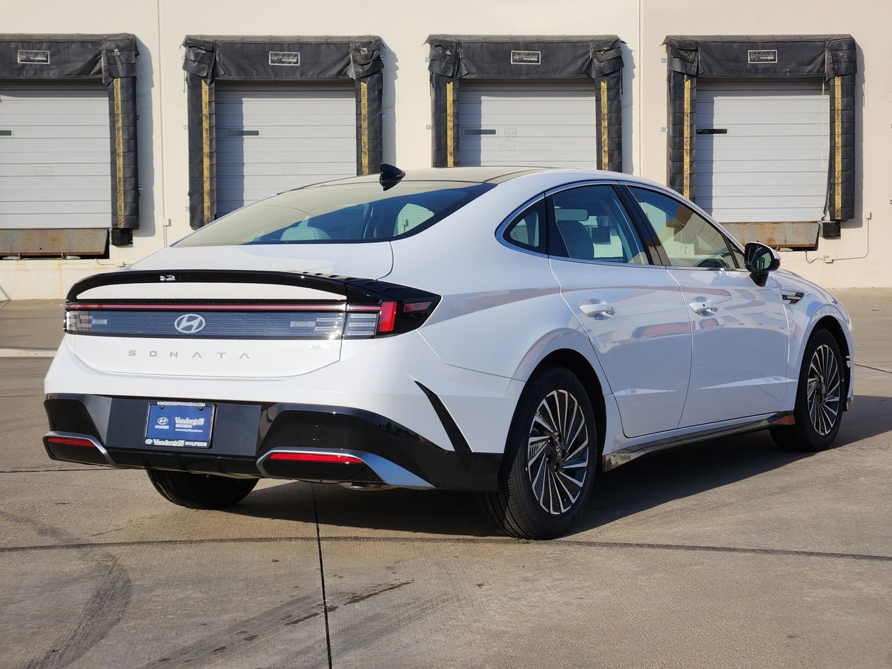 New 2026 W6H White Hyundai SEL image 4