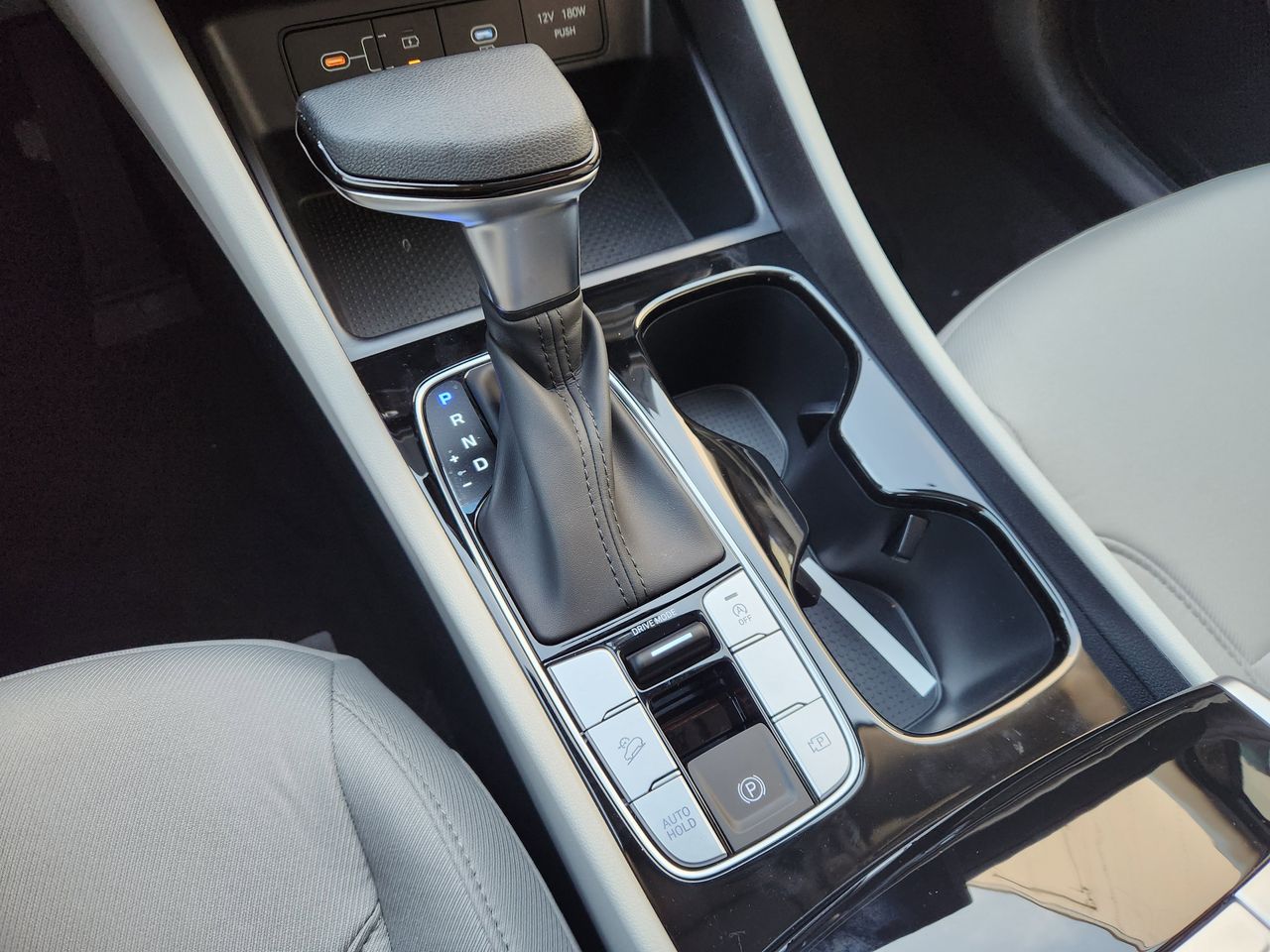 New 2026 W6H White Hyundai SEL FWD image 18