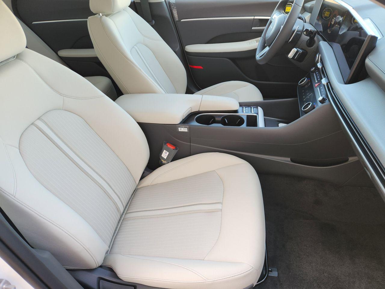 New 2026 Serenity White Hyundai SEL Sport image 10