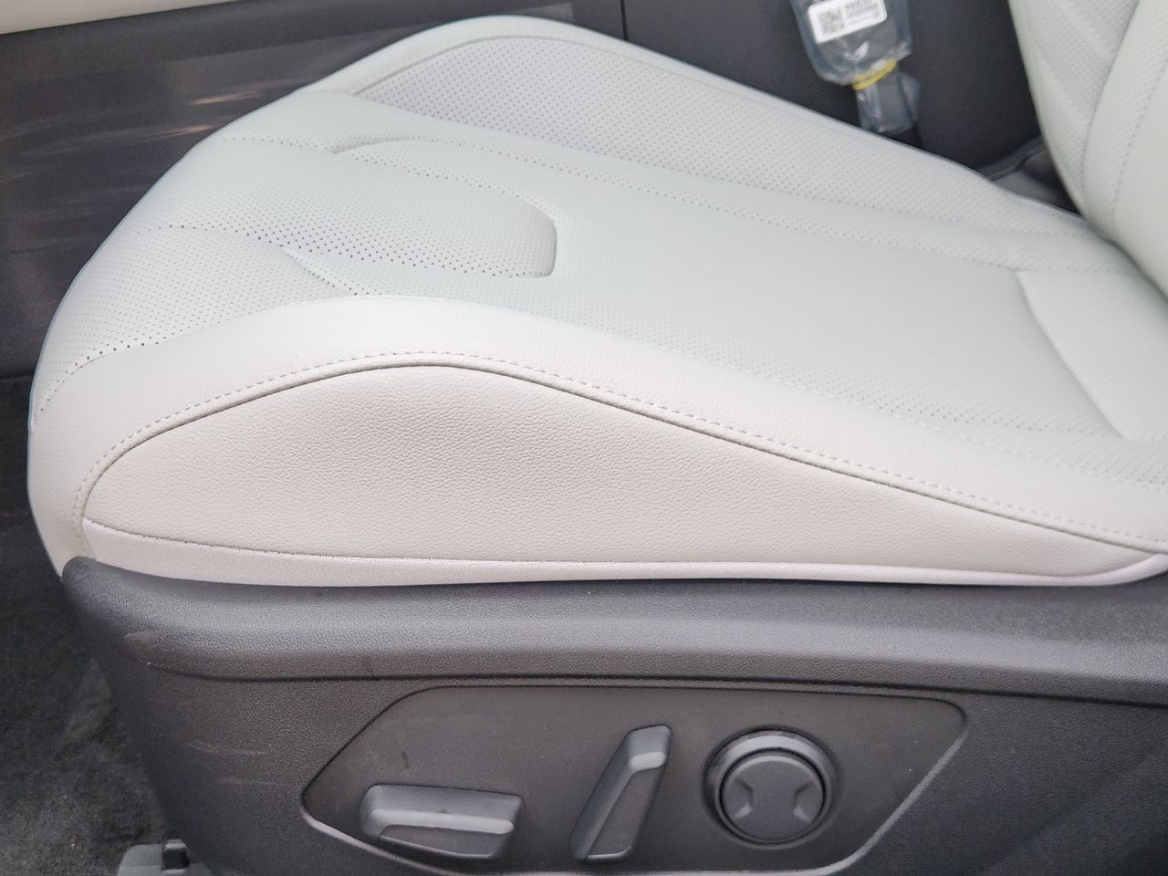 New 2026 A2B Black Hyundai Limited image 24