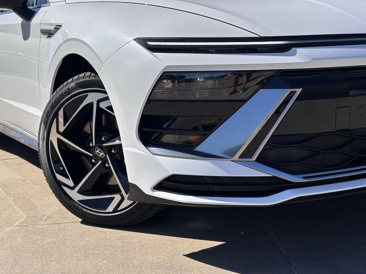 2026 Hyundai Sonata SEL Sport photo 2