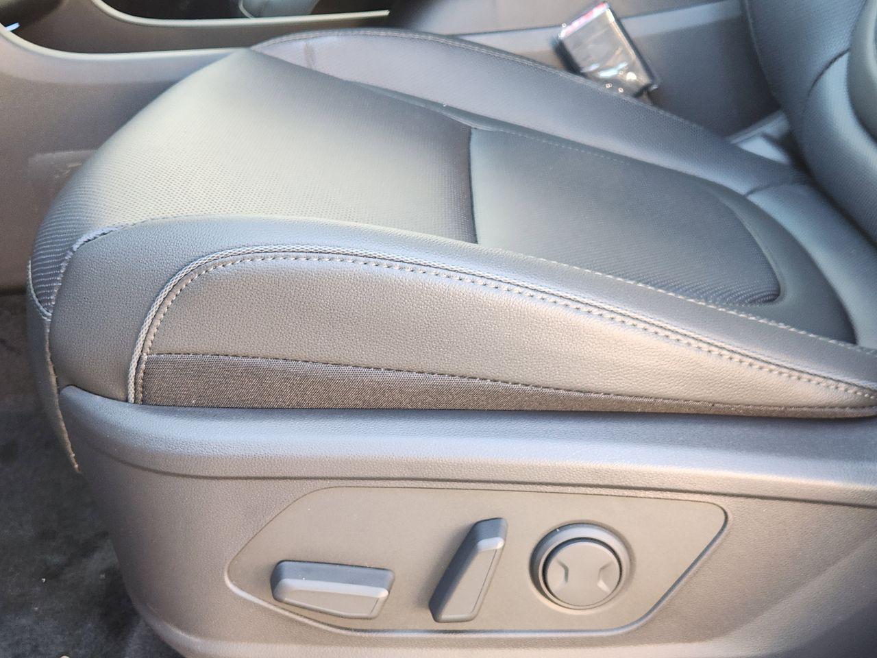 New 2026 W6H White Hyundai Limited image 24