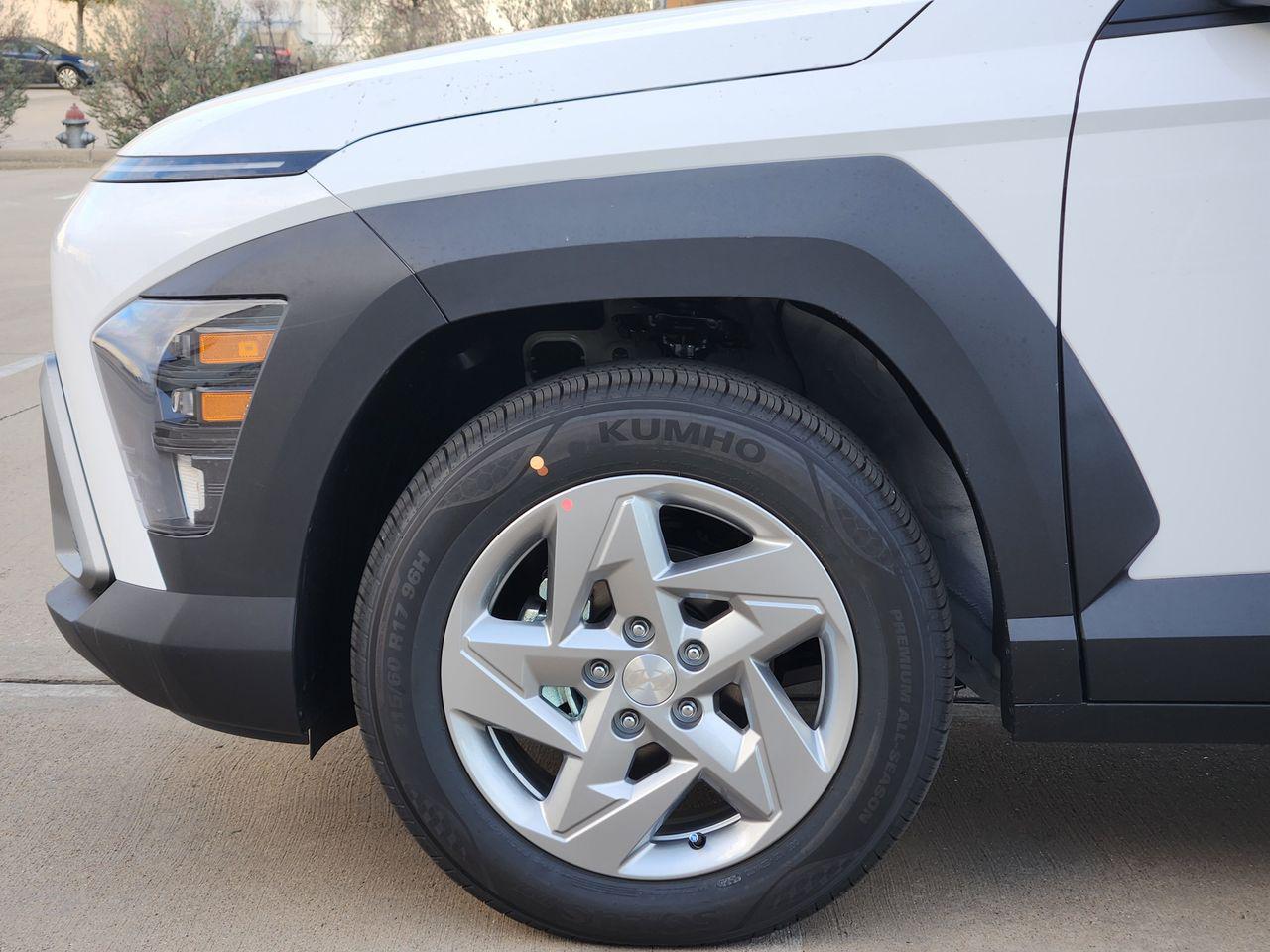 New 2026 SAW White Hyundai SE FWD image 5