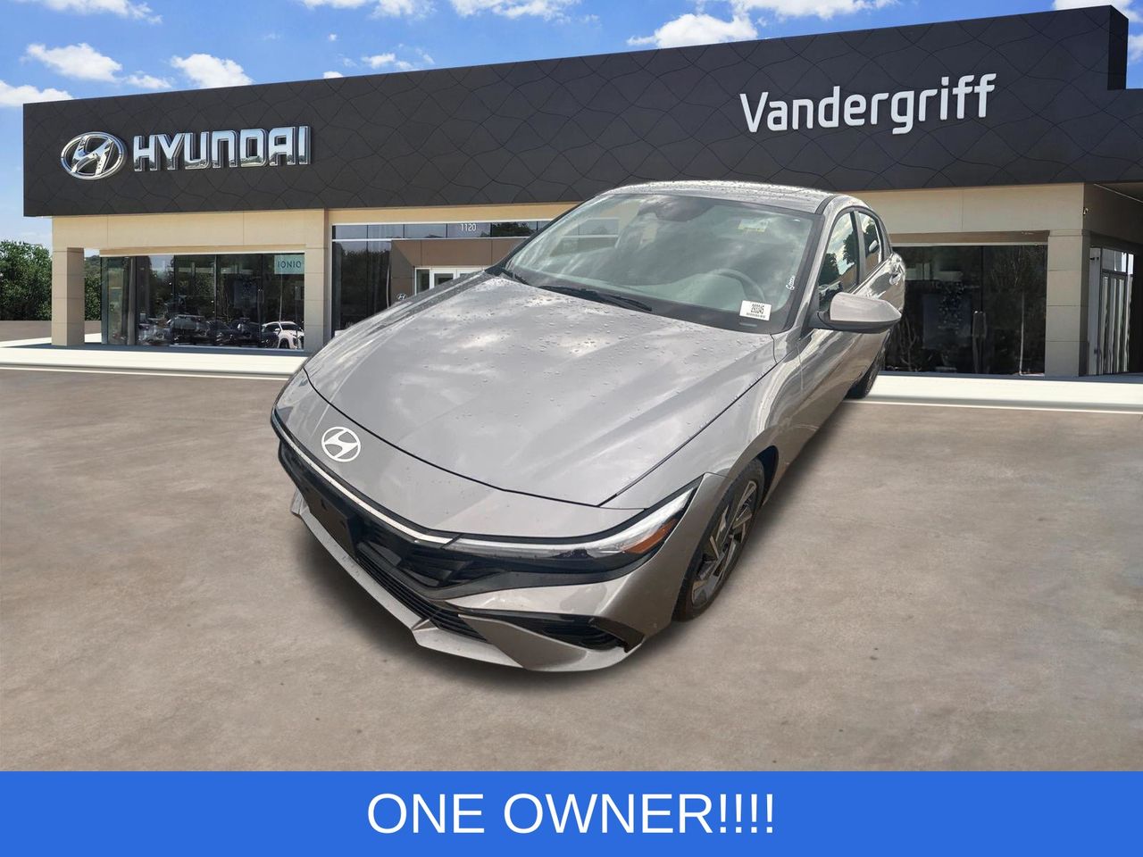 2025 Hyundai Elantra 2.0 SEL Convenience IVT's photo