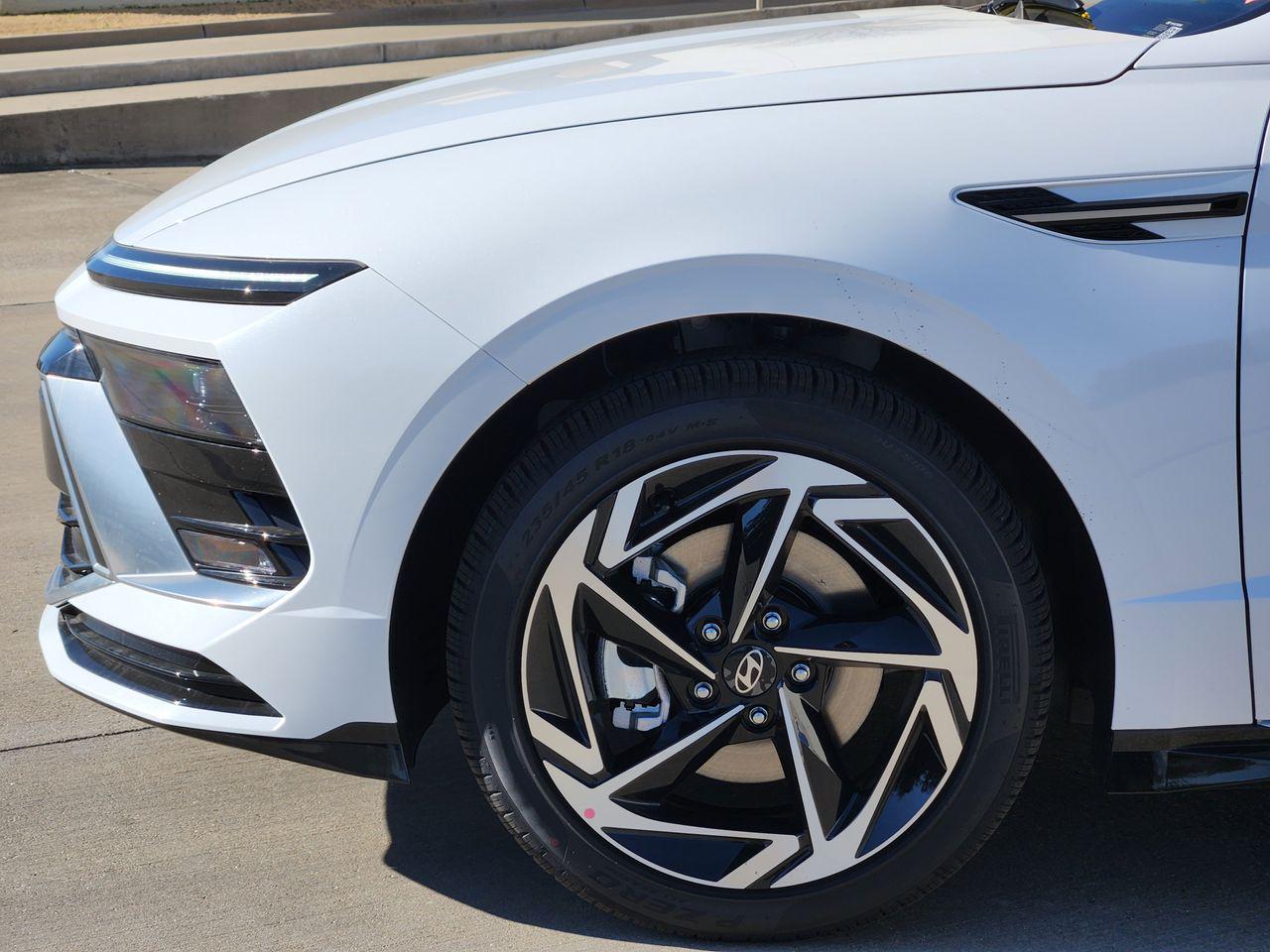 New 2026 W6H White Hyundai SEL Sport image 5