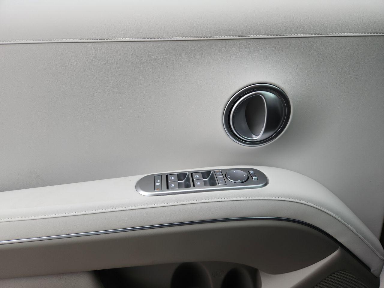 New 2026 Creamy White Pearl Hyundai SE FWD image 20