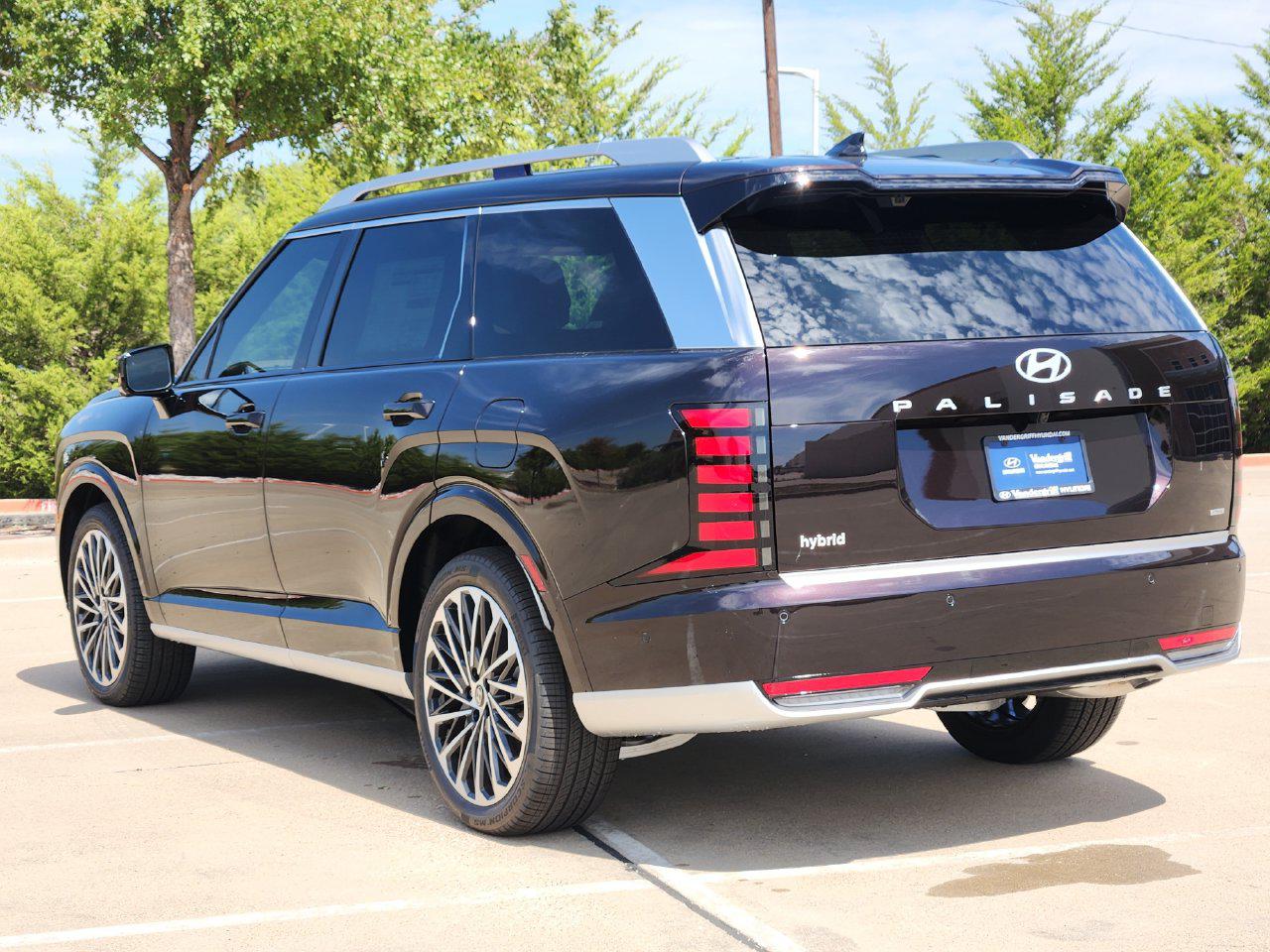 New 2027 Galaxy Maroon Pearl Hyundai Calligraphy image 3