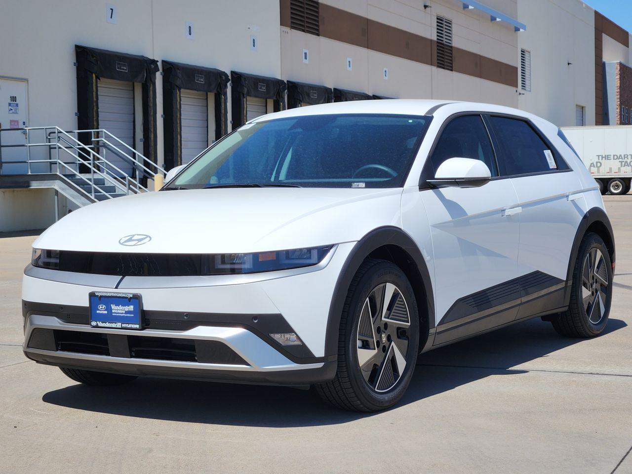 New 2027 SAW/White Hyundai SE image 2