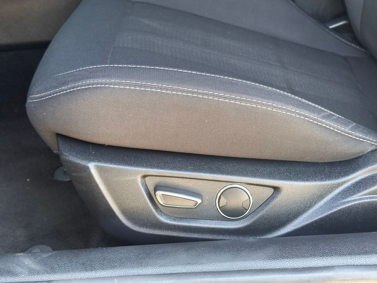 Used 2019 Shadow Black Ford GT image 24