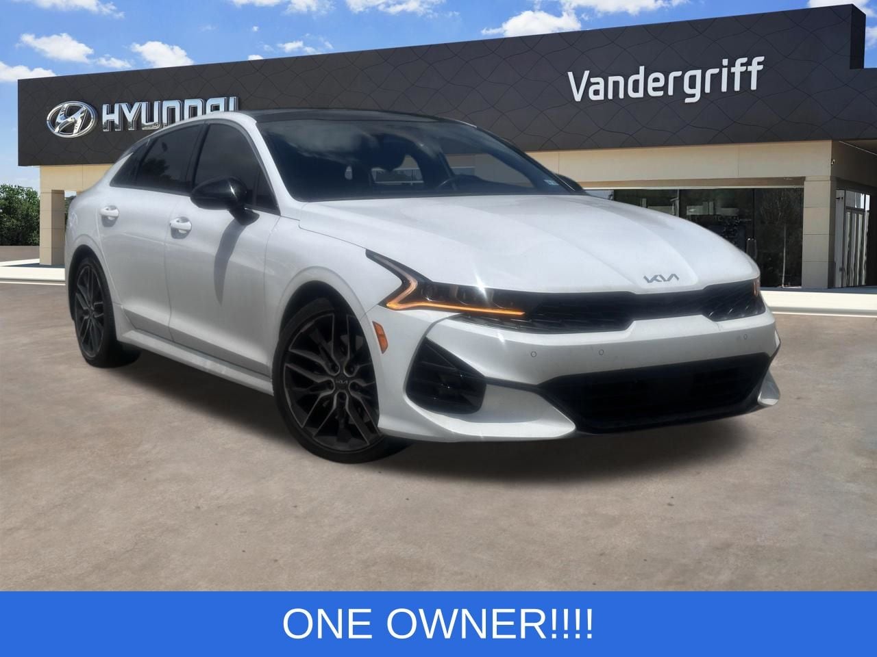 2023 Kia Optima GT FWD's photo
