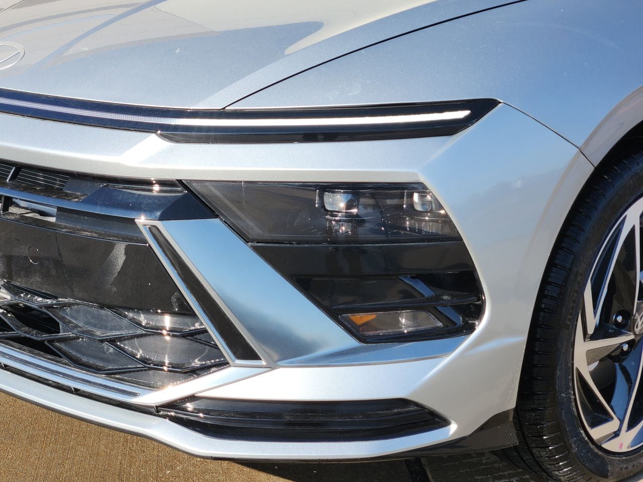 New 2026 T4A Silver Hyundai SEL Sport image 6