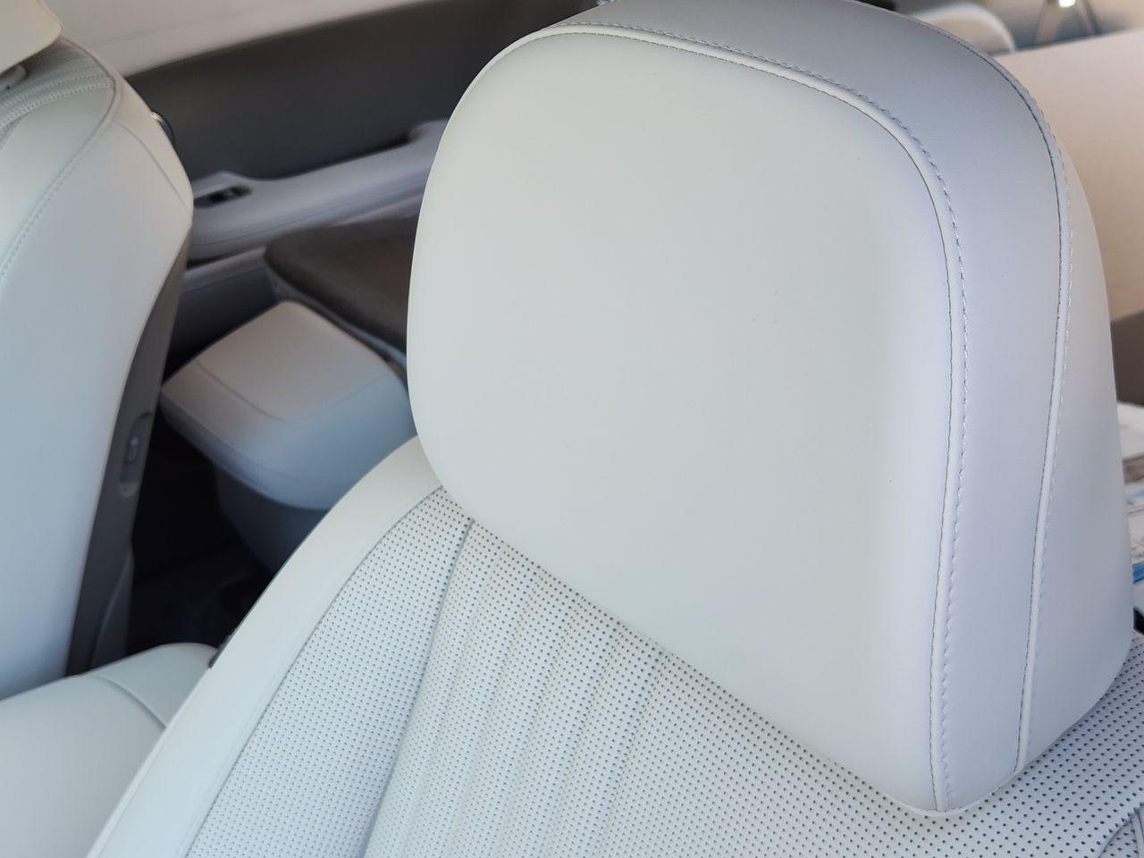 New 2027 Creamy White Pearl Hyundai Blue SEL 7P image 11