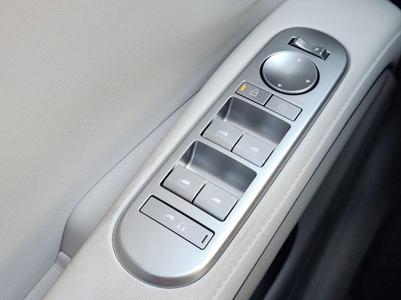 New 2026 WC9 White Hyundai SEL FWD image 20