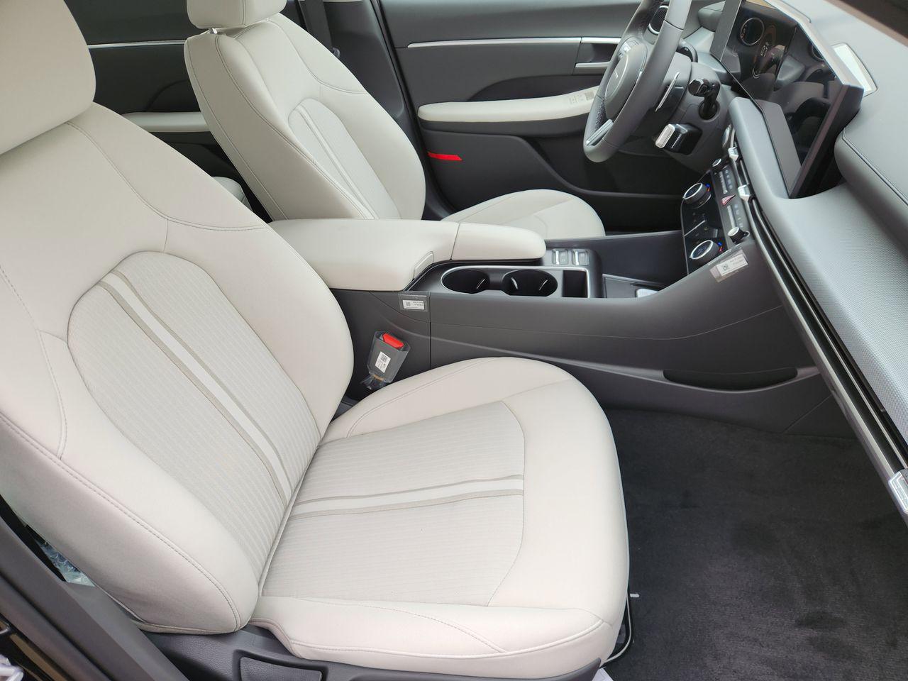 New 2026 A2B Black Hyundai SEL Sport image 10