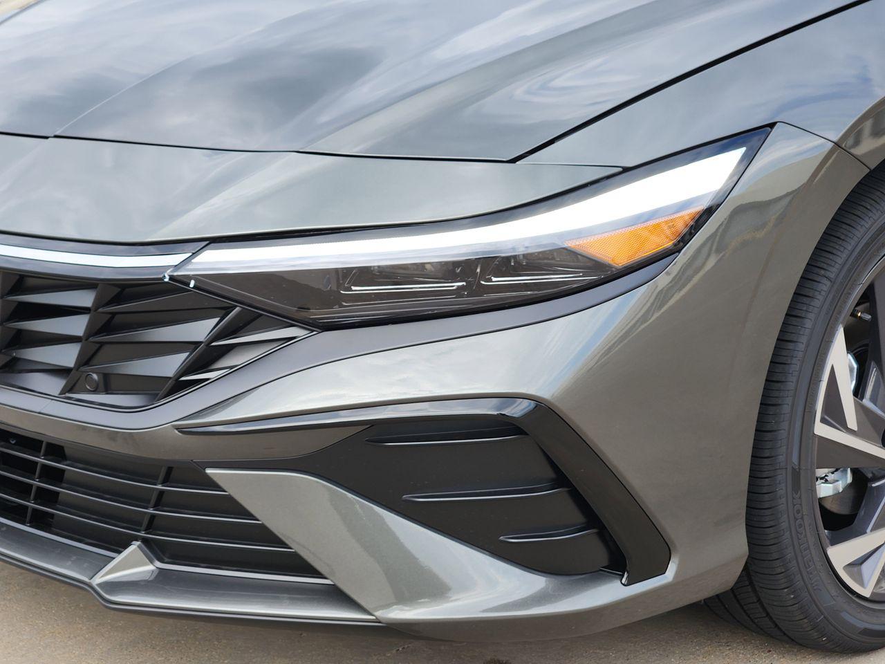 New 2026 Amazon Gray Hyundai Limited image 6