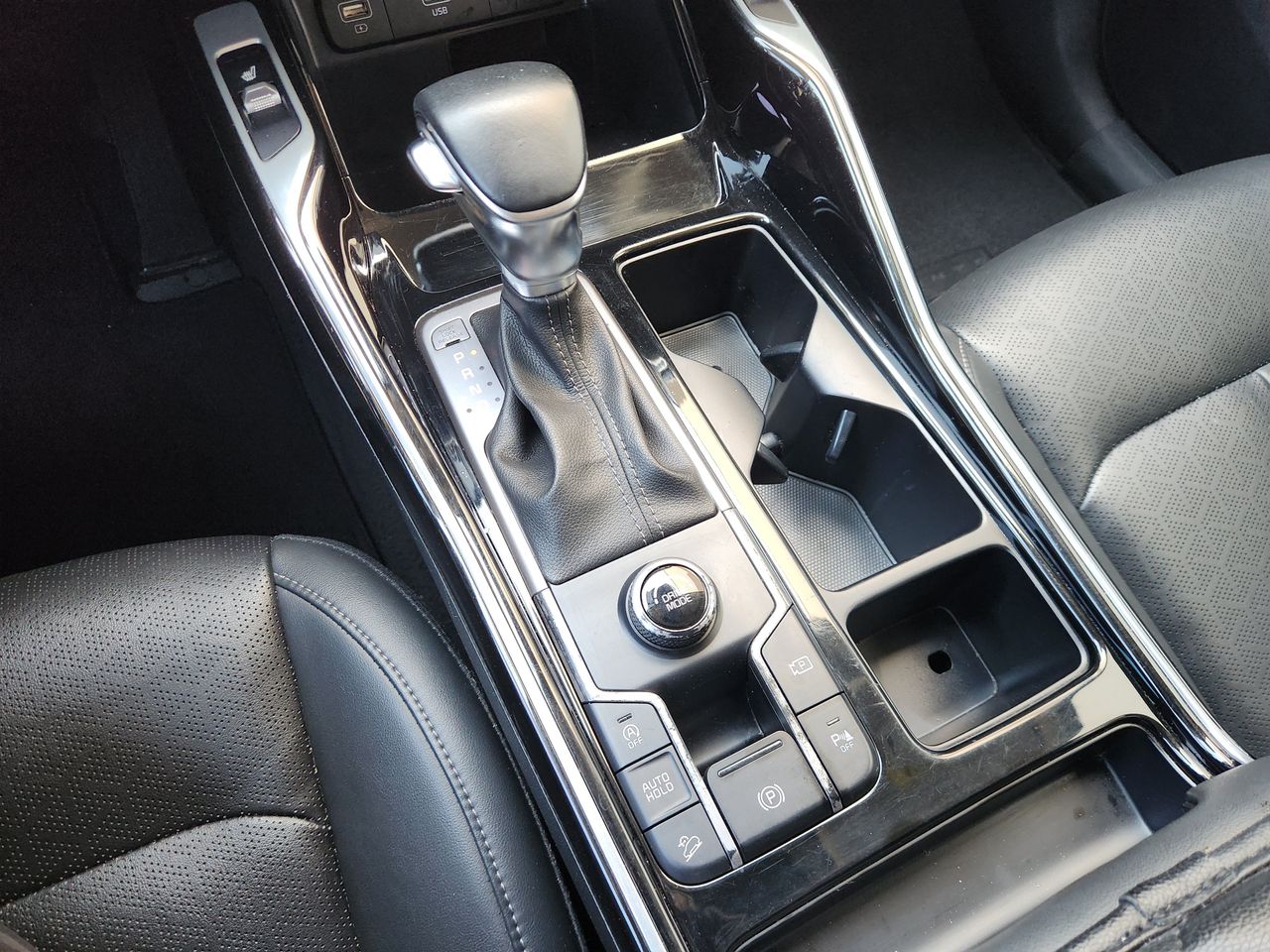 Used 2022 Wolf Gray Kia SX image 16