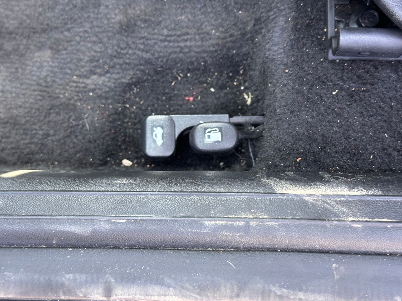 Used 2025 Fluid Metal Hyundai Blue image 28