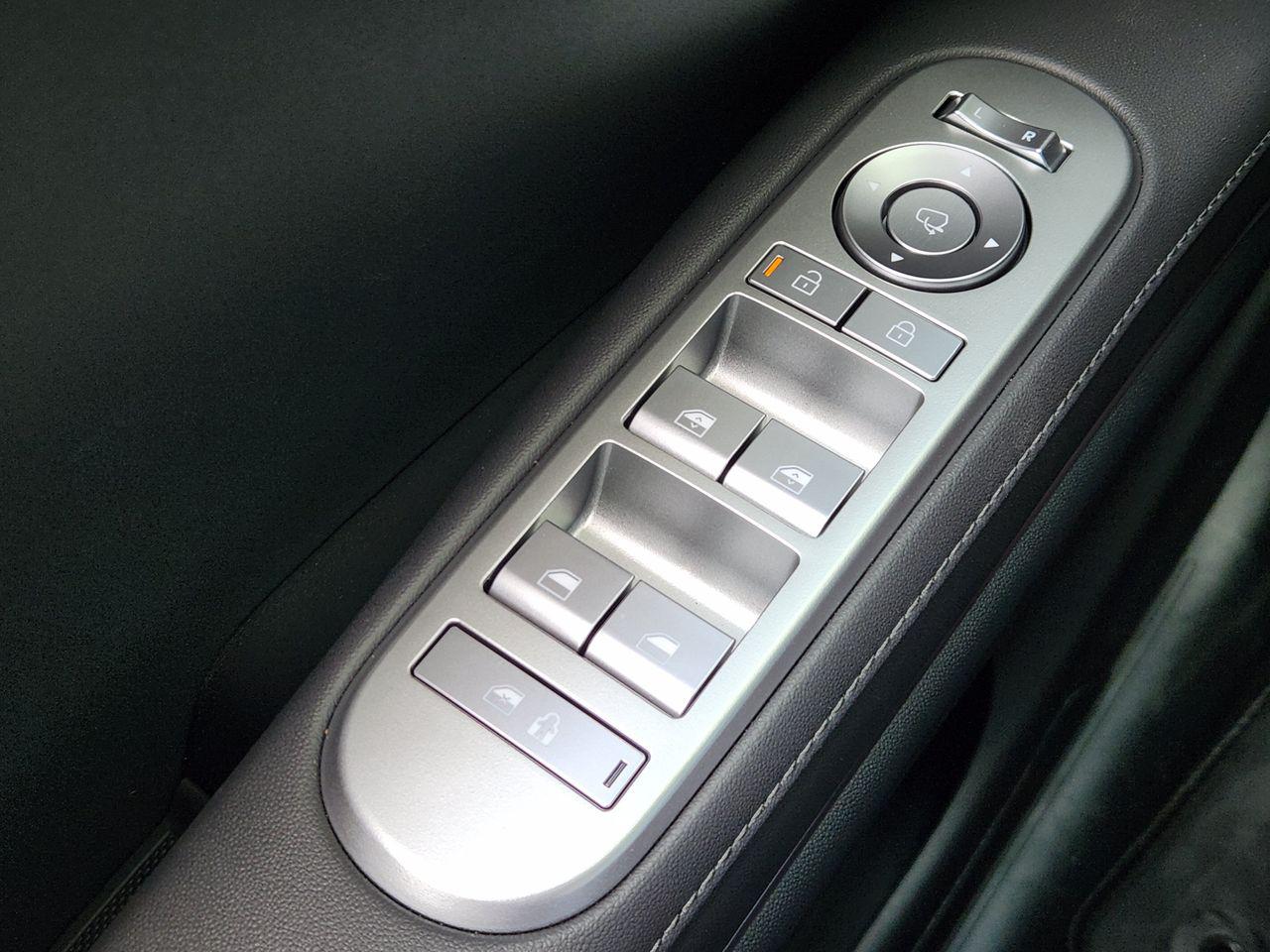 New 2027 Ecotronic Gray Pearl Hyundai Blue SEL Premium 7P image 22