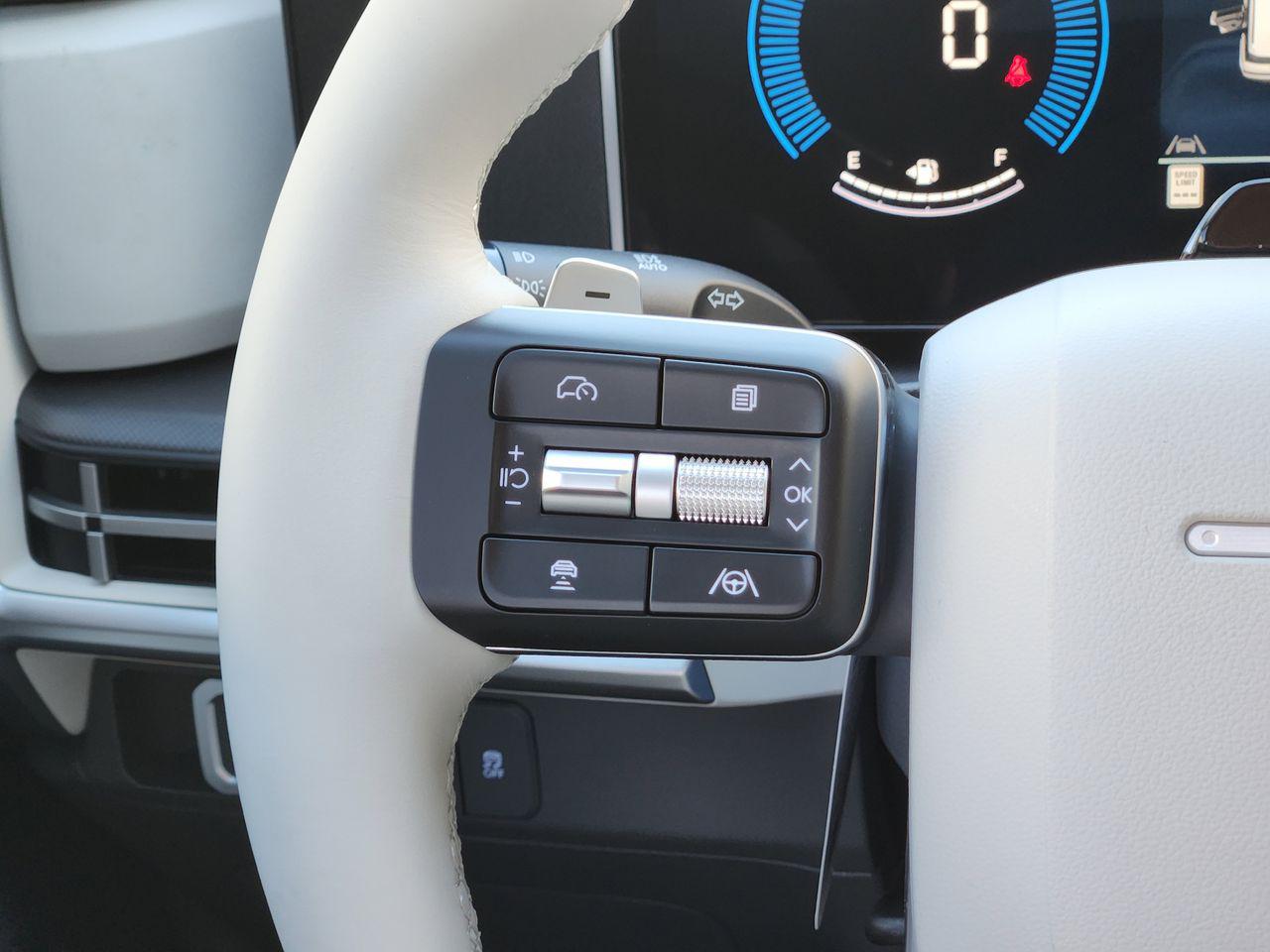 New 2026 W6H White Hyundai SEL FWD image 26