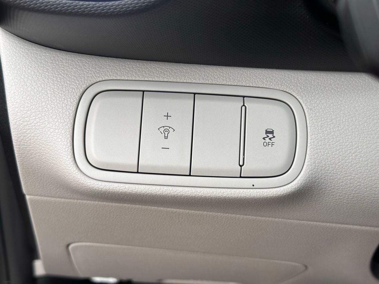 Certified Used 2025 Onyx Black Hyundai SEL image 23