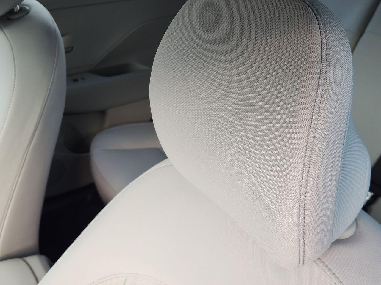 New 2026 SAW White Hyundai SE FWD image 11