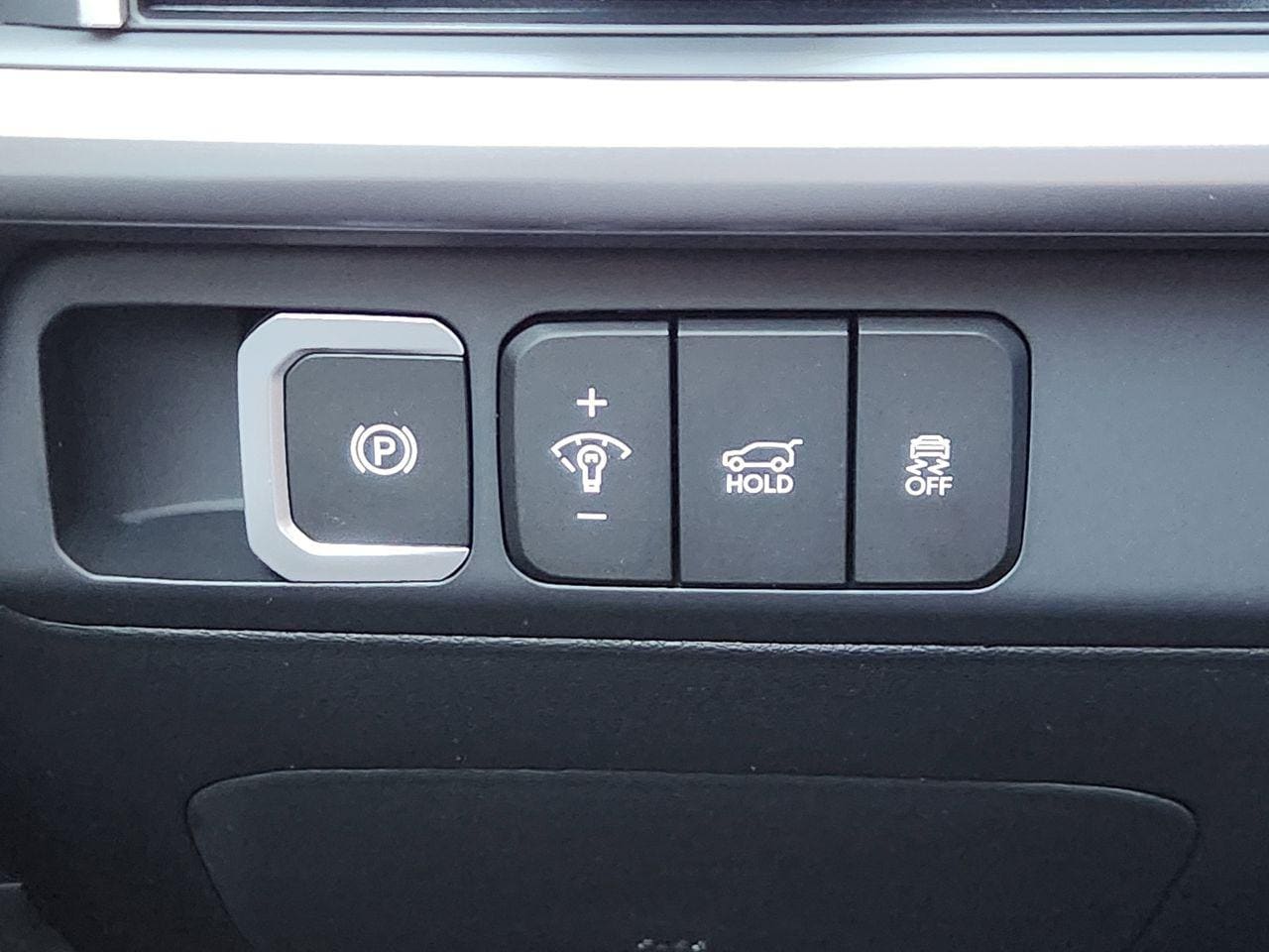 New 2026 W6H White Hyundai SEL image 21