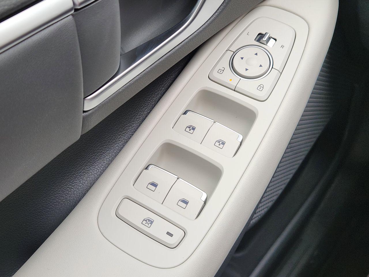 New 2026 Serenity White Hyundai SEL Sport image 22