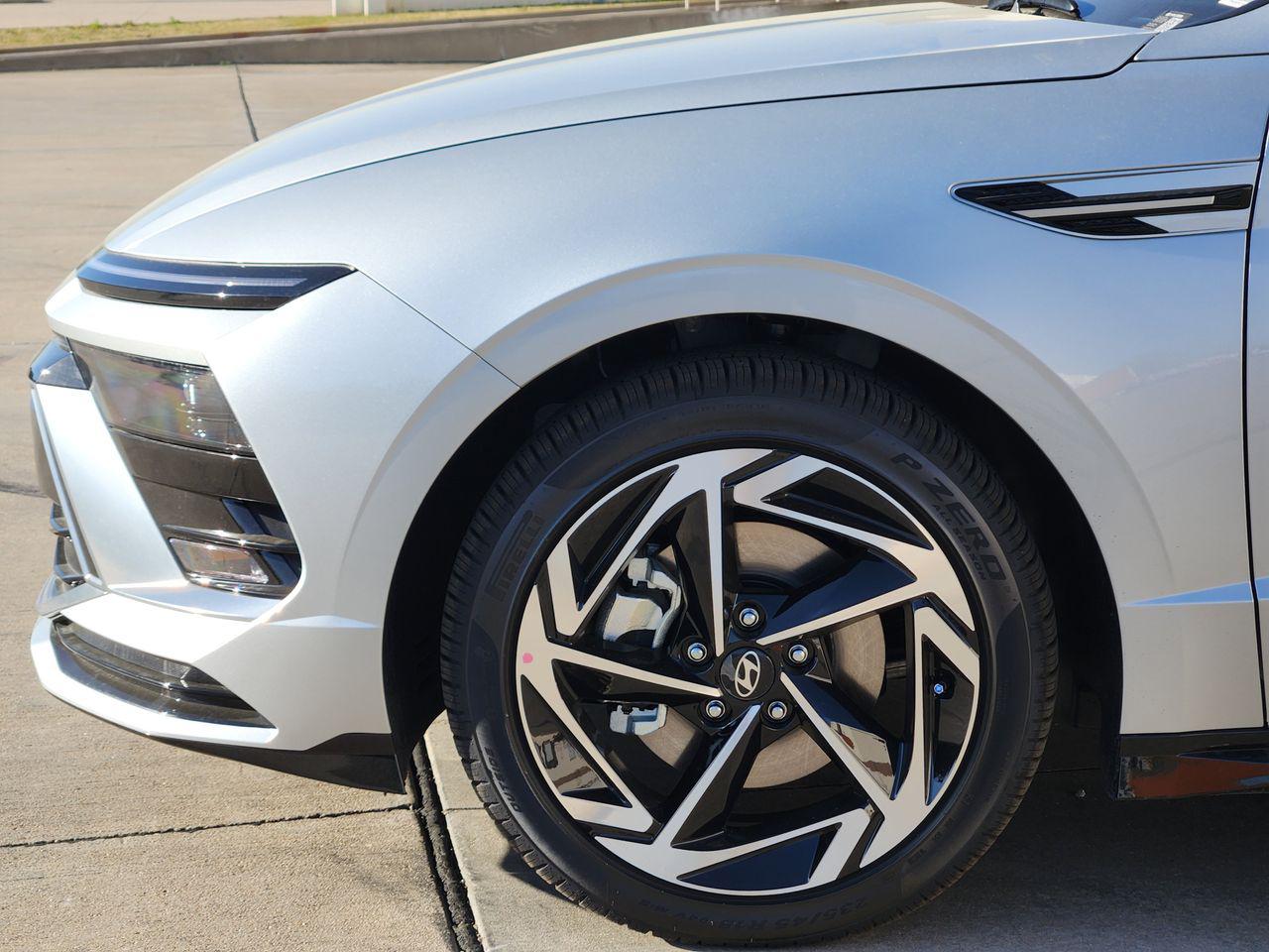 New 2026 Aero Silver Hyundai SEL Sport image 5