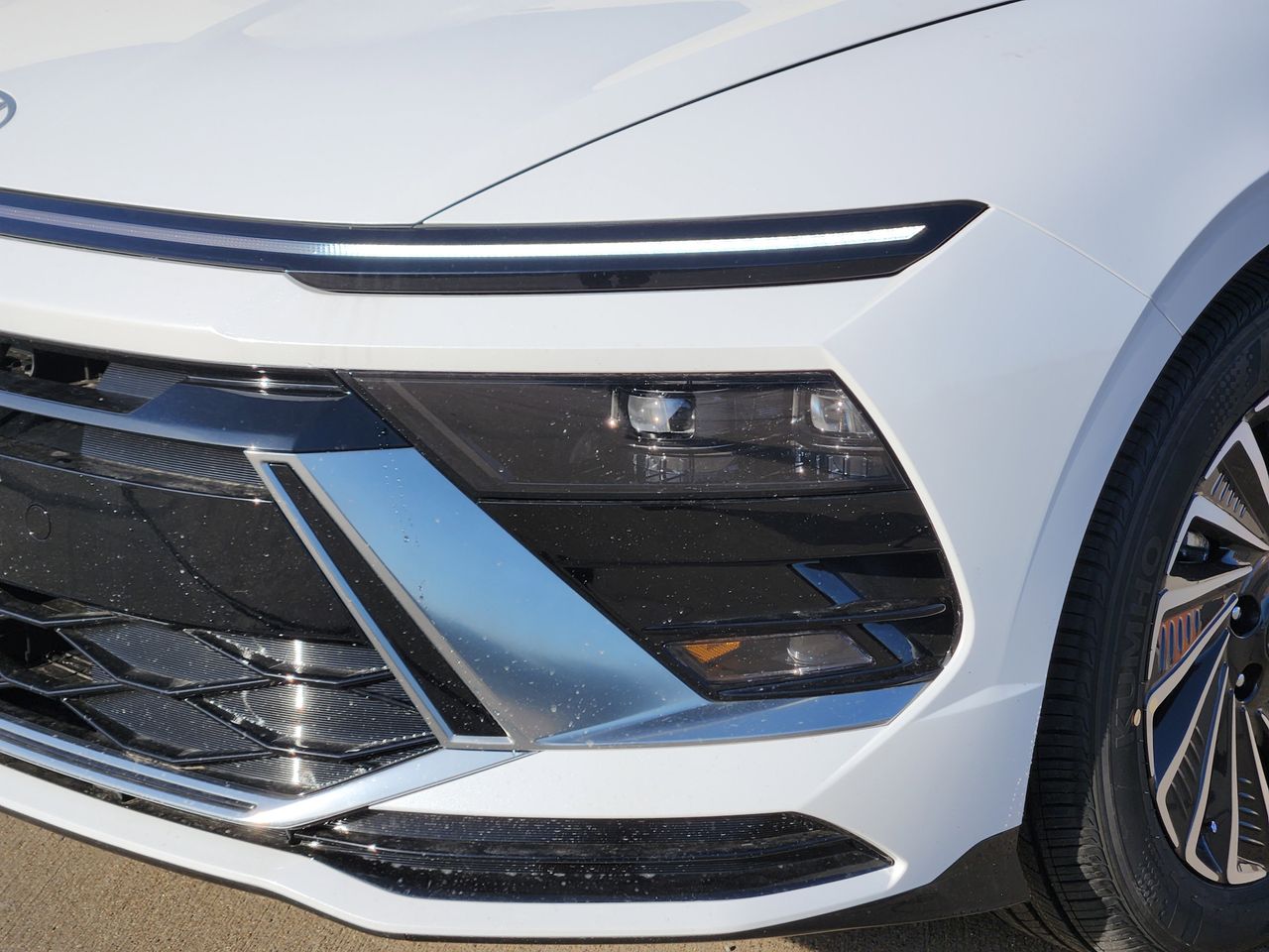 New 2026 W6H White Hyundai SEL image 6