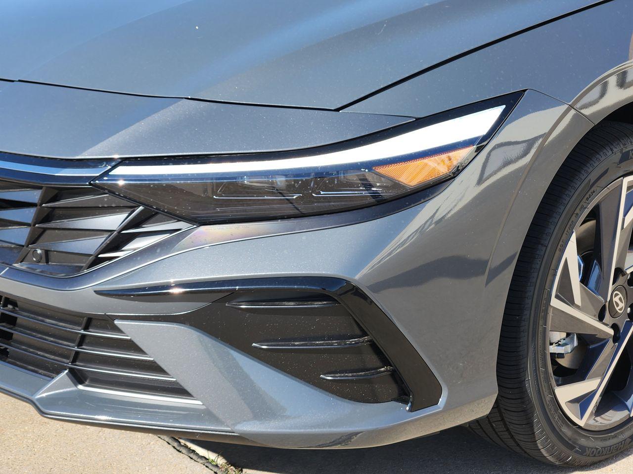 New 2026 Ecotronic Gray Hyundai Limited image 6