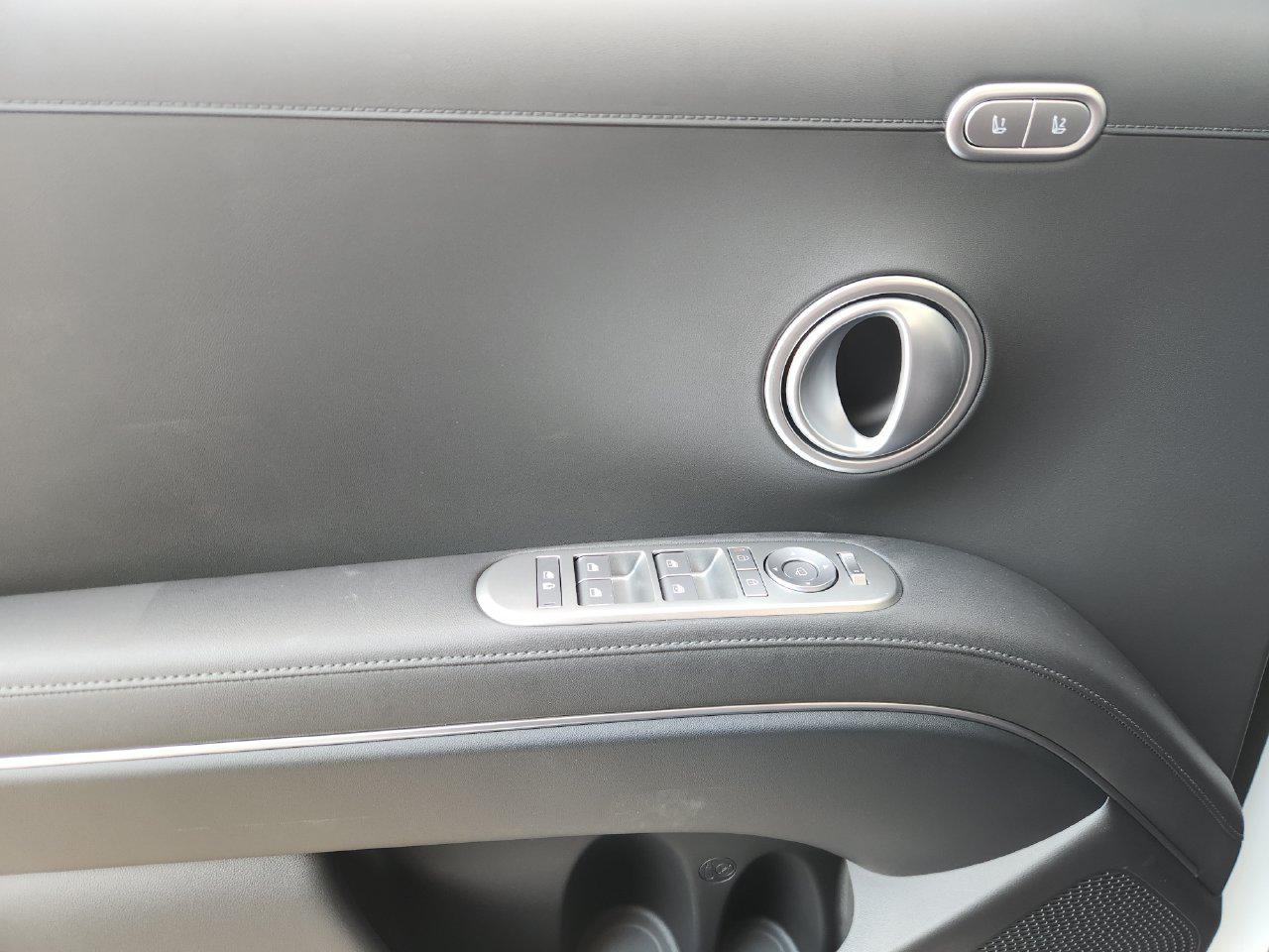 New 2027 Creamy White Pearl Hyundai Blue SEL Premium 7P image 23