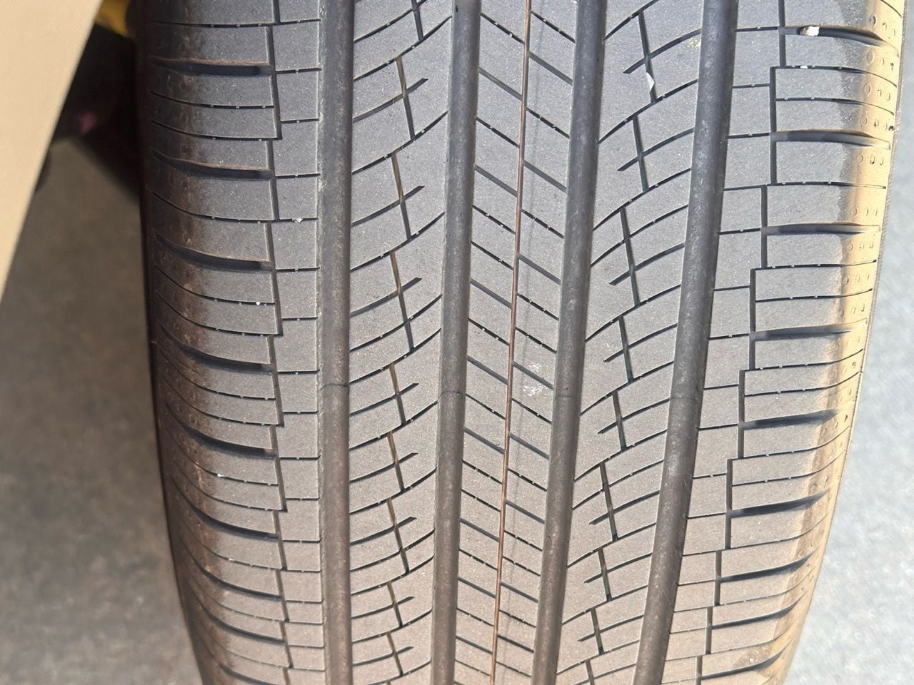 Used 2025 R2T Silver Hyundai SEL image 3